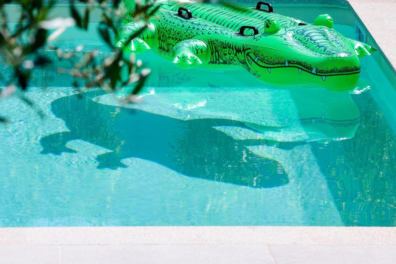 Готель Elies Aesthetic Living Nea Iraklitsa Екстер'єр фото