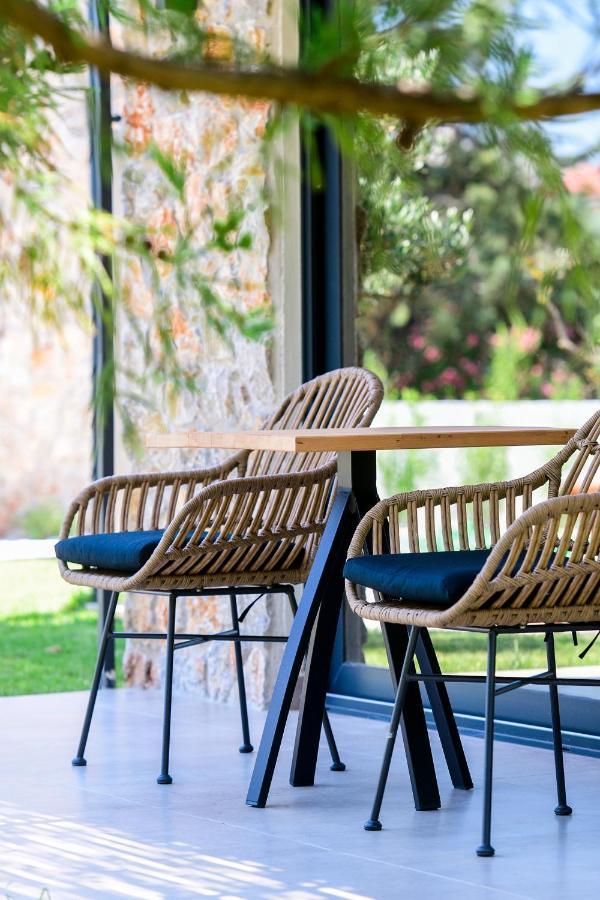 Готель Elies Aesthetic Living Nea Iraklitsa Екстер'єр фото