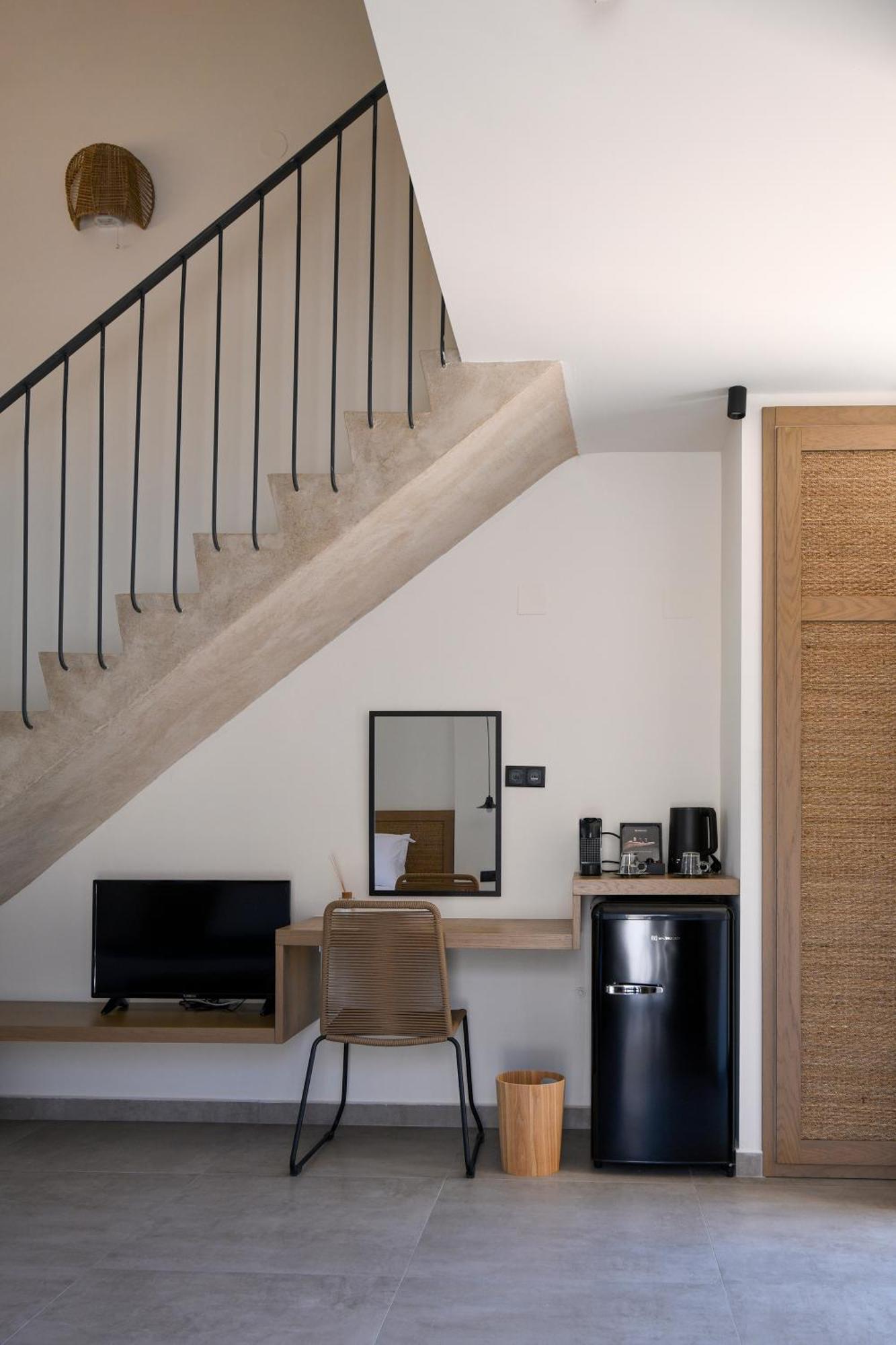 Готель Elies Aesthetic Living Nea Iraklitsa Екстер'єр фото