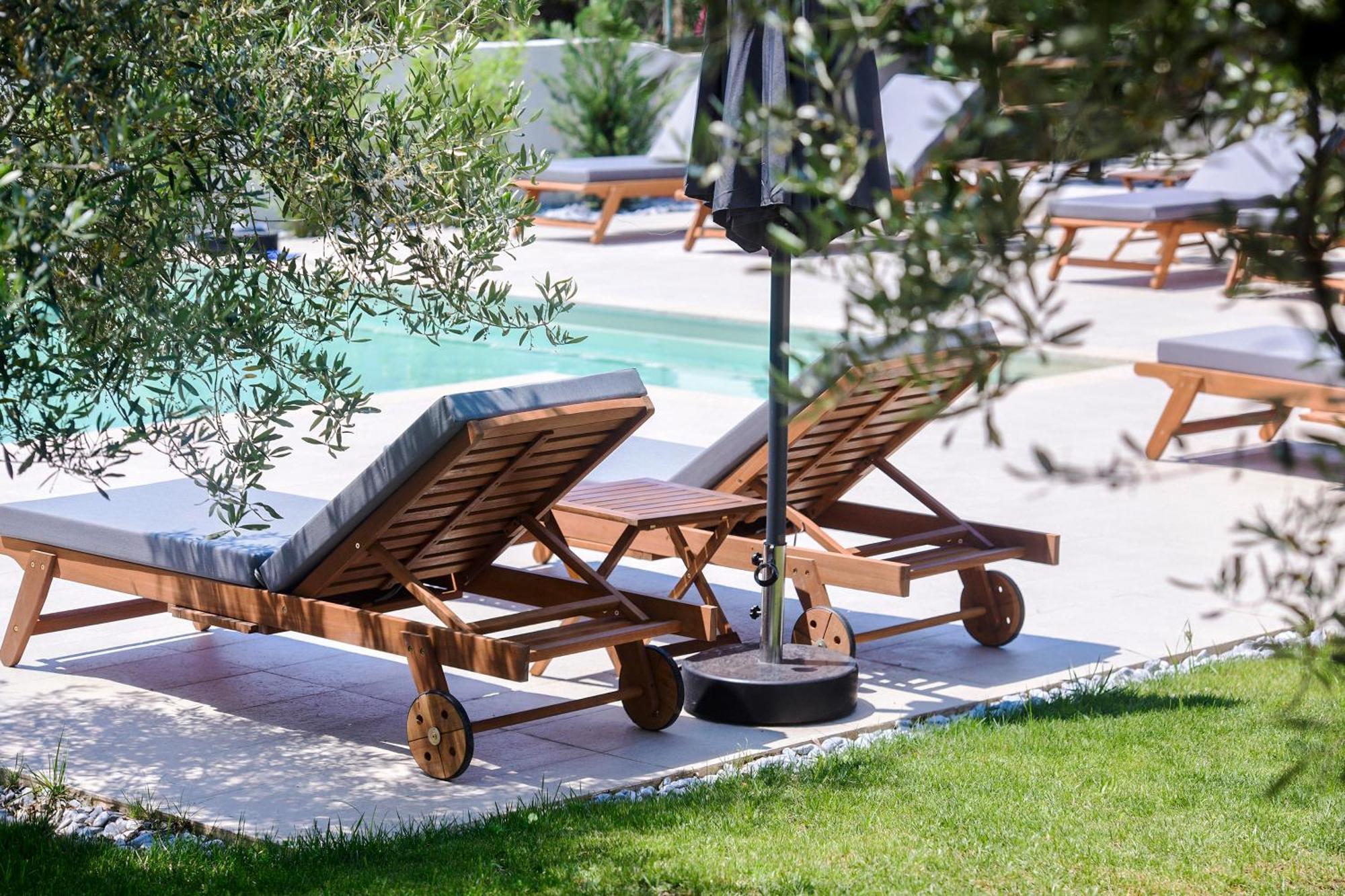 Готель Elies Aesthetic Living Nea Iraklitsa Екстер'єр фото